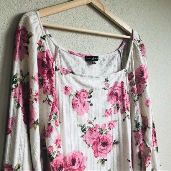 Almost Famous Pink Rose Sweater Top Junior 3X - Picture 3 of 7
